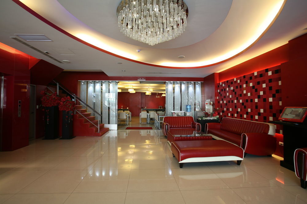 Military 75 Hotel Taichung Esterno foto